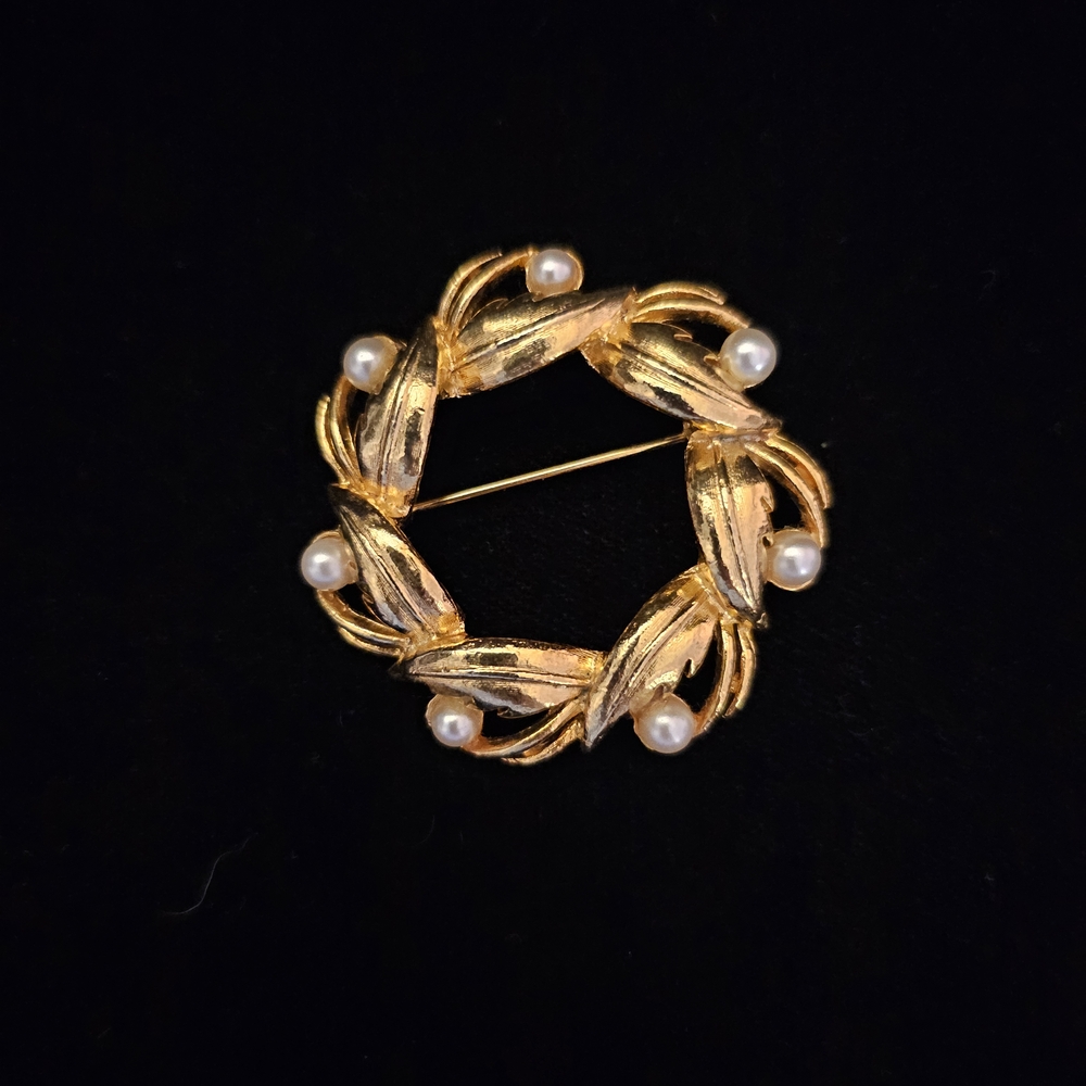 Vintage Napier Gold Wreath Brooch with Faux Pearls